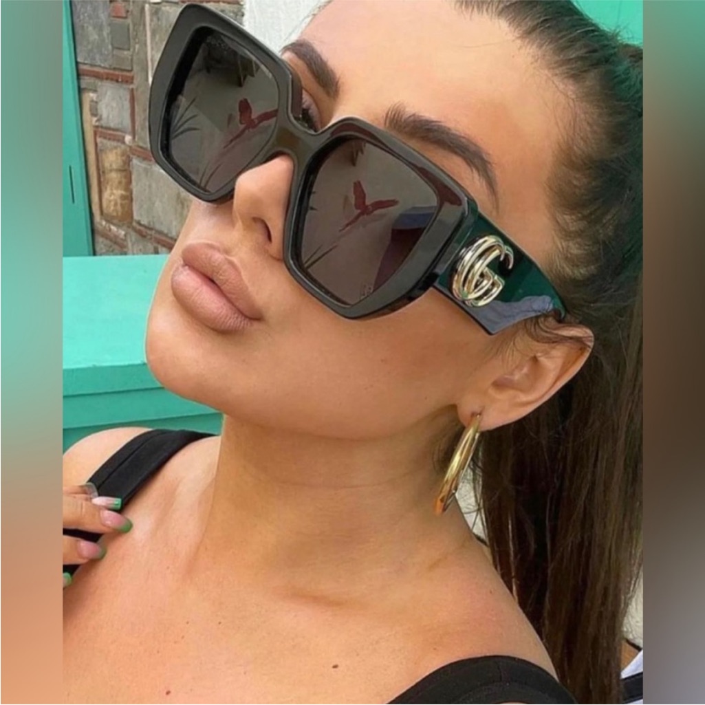 Gucci Black Sunglasses With Gold Accents Gg0956s 003 54